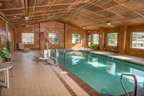 Indoor pool, pool loungers