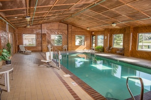 Innenpool, Liegestühle