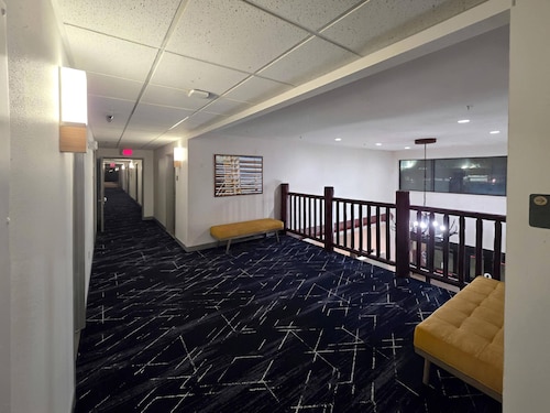 Comfort Inn & Suites Summerset - North Rapid City