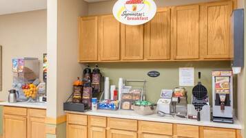 Tägliches inbegriffenes Frühstück zum Mitnehmen