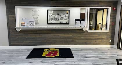 Super 8 by Wyndham Lake Charles/Sulphur