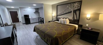 Super 8 by Wyndham Lake Charles/Sulphur