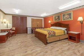 Suite, 1 King Bed, Non Smoking (Luxury)