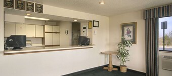 Travelodge by Wyndham Hudsonville