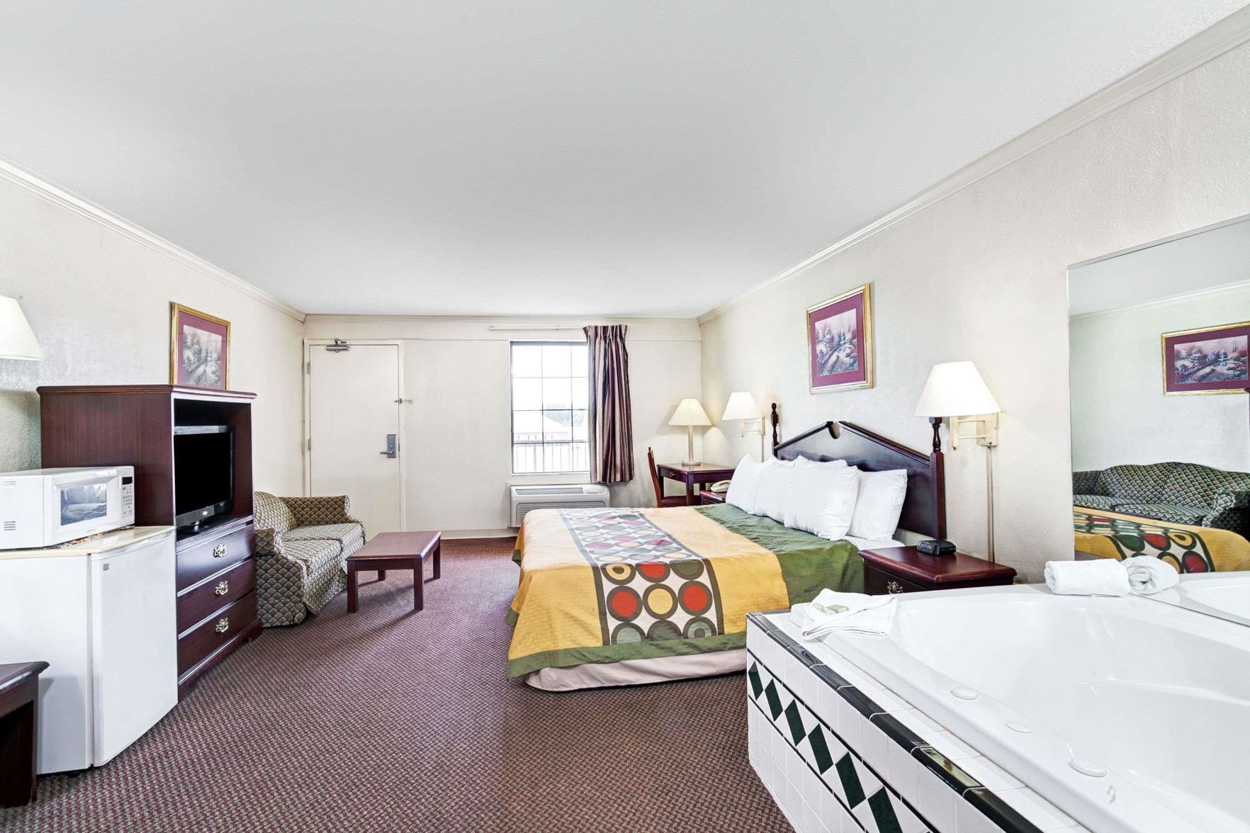 Desk, laptop workspace, iron/ironing board, free WiFi