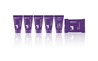 Bañera con ducha, artículos de tocador gratuitos, secador de pelo