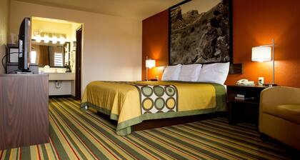 Super 8 by Wyndham Woodward