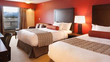 1 habitación, caja de seguridad en la habitación y escritorio