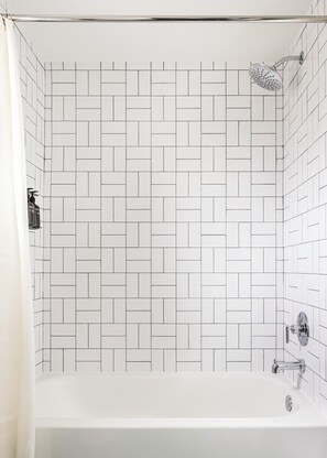 Superior Suite, 1 King Bed (Outpost Family Suite) | Bathroom - The Outpost Rocky Mountains (Estes Park)