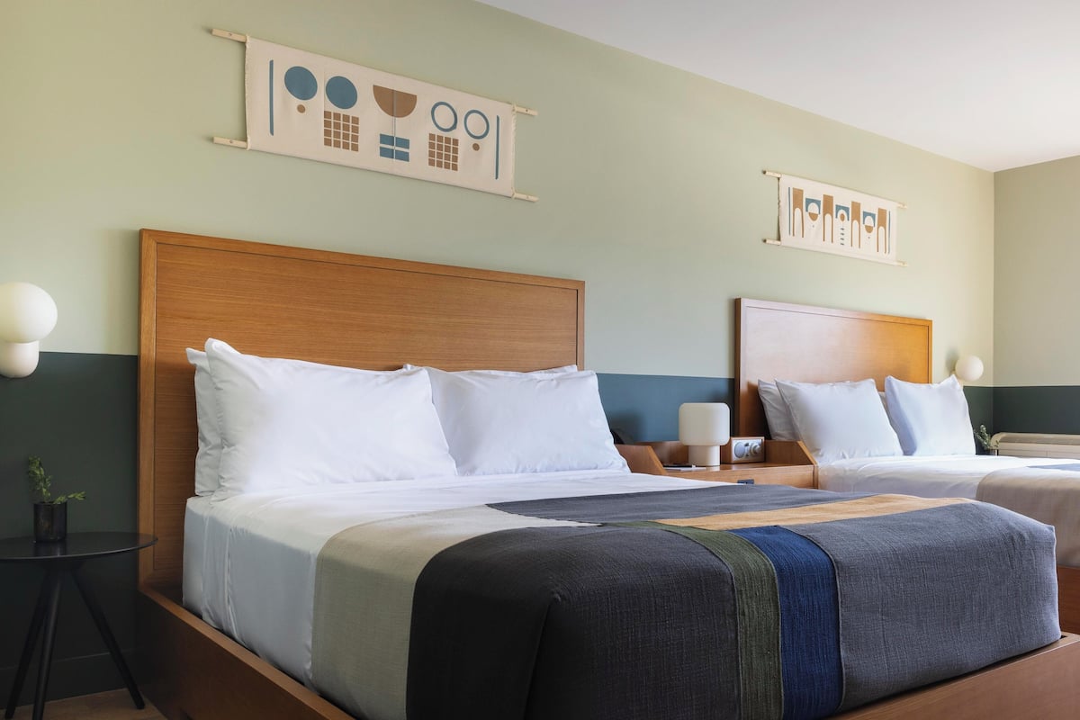 1 bedroom, premium bedding, minibar, in-room safe