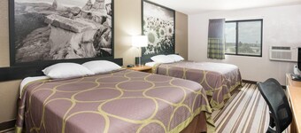 Super 8 by Wyndham Jamestown