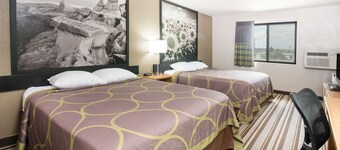 Super 8 by Wyndham Jamestown