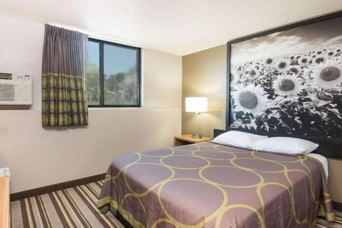 Blackout drapes, free cribs/infant beds, free rollaway beds, free WiFi