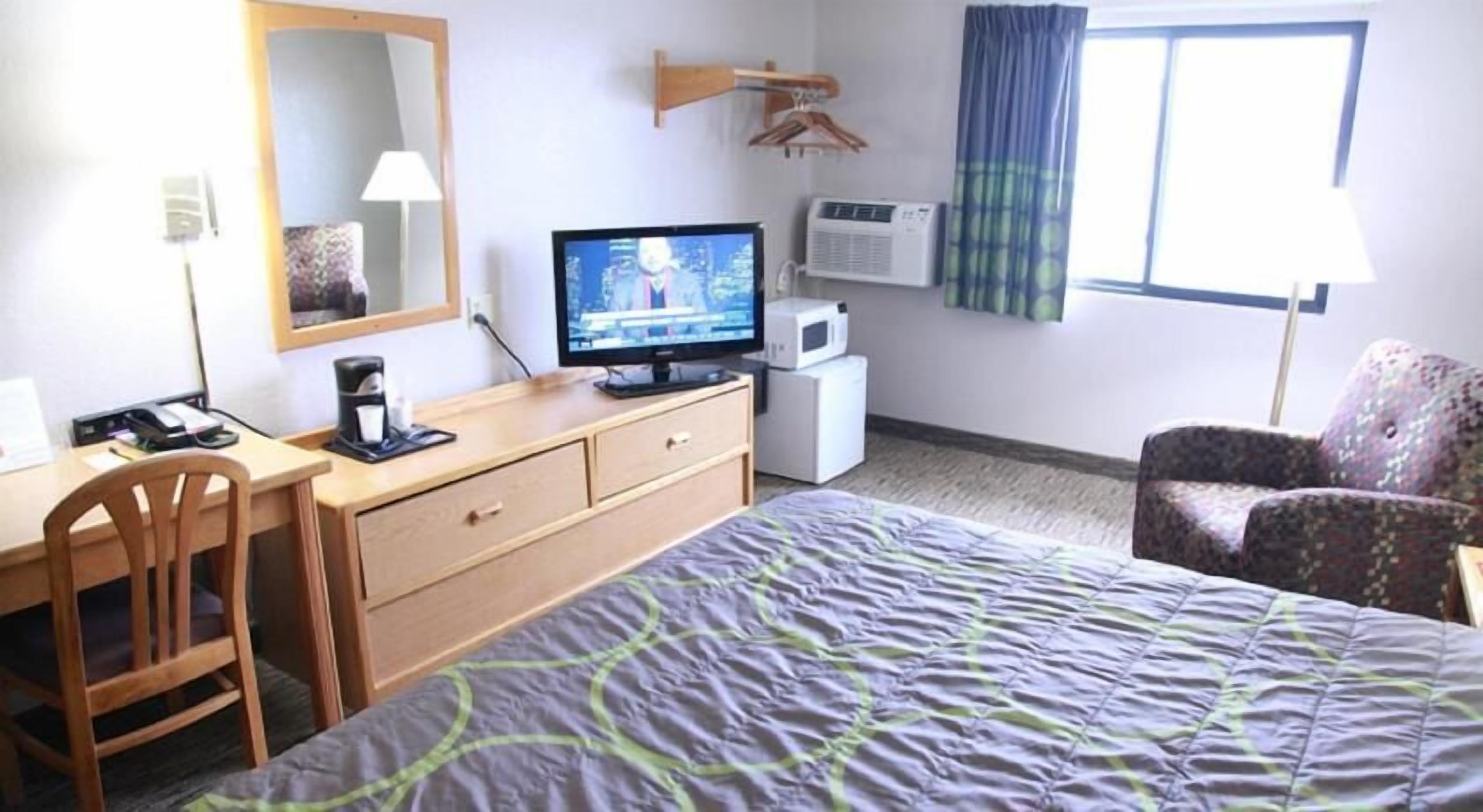 Blackout drapes, free cribs/infant beds, free rollaway beds, free WiFi