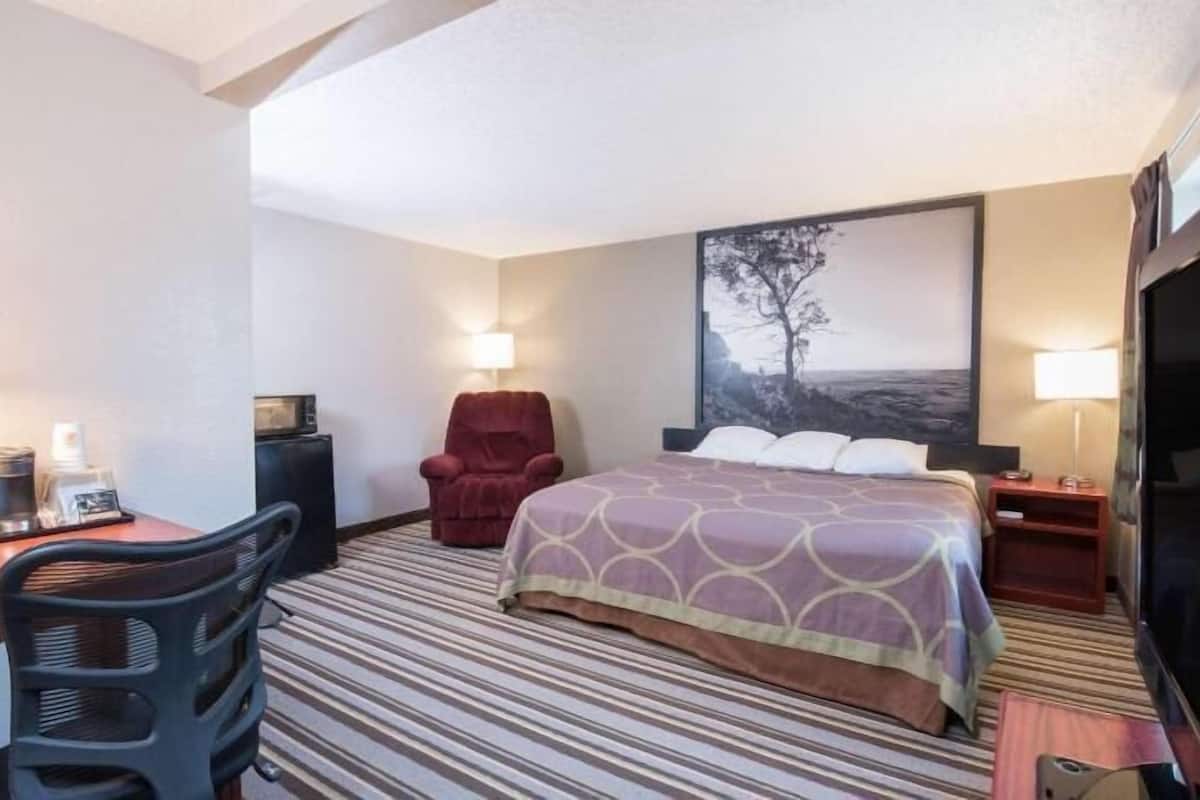 Blackout drapes, free cribs/infant beds, free rollaway beds, free WiFi