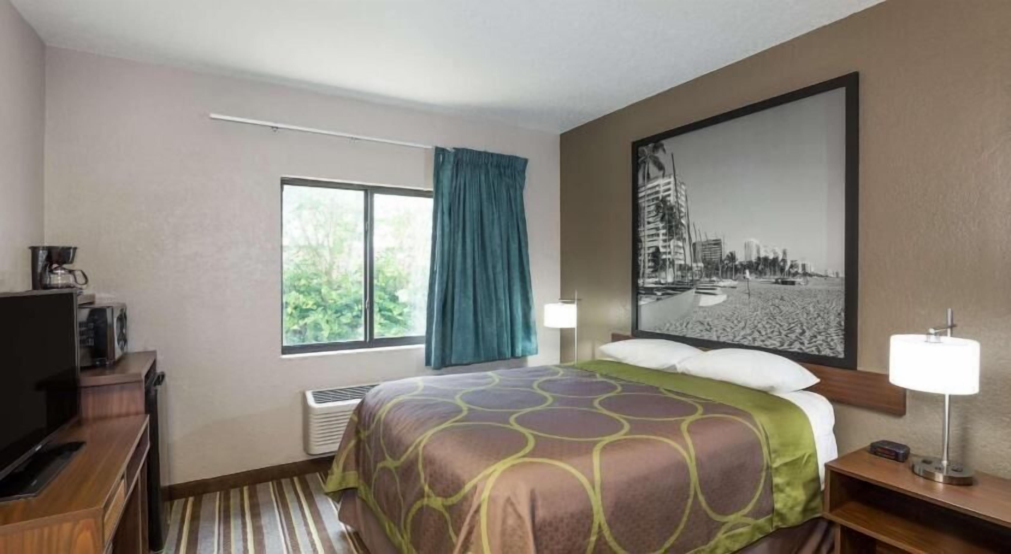 Desk, free cots/infant beds, rollaway beds, free WiFi