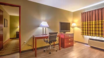 Suite, 1 King Bed, Non Smoking (One-Bedroom Suite) | Blackout drapes, iron/ironing board, free cribs/infant beds