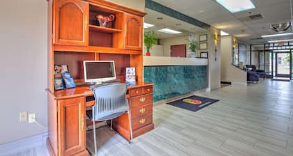 Super 8 by Wyndham Waterloo