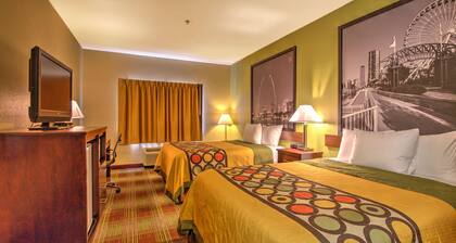 Super 8 by Wyndham Waterloo