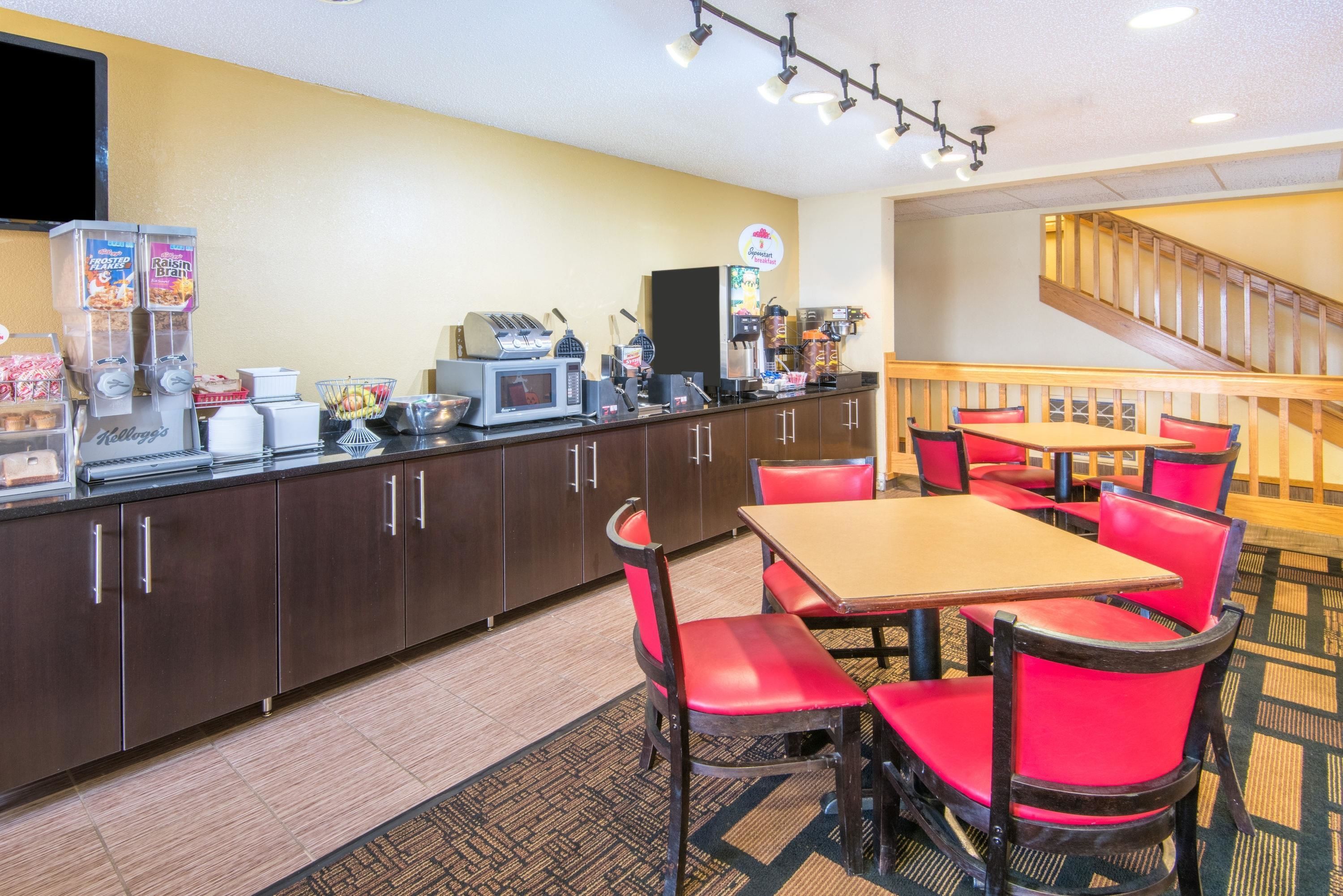 Free daily continental breakfast