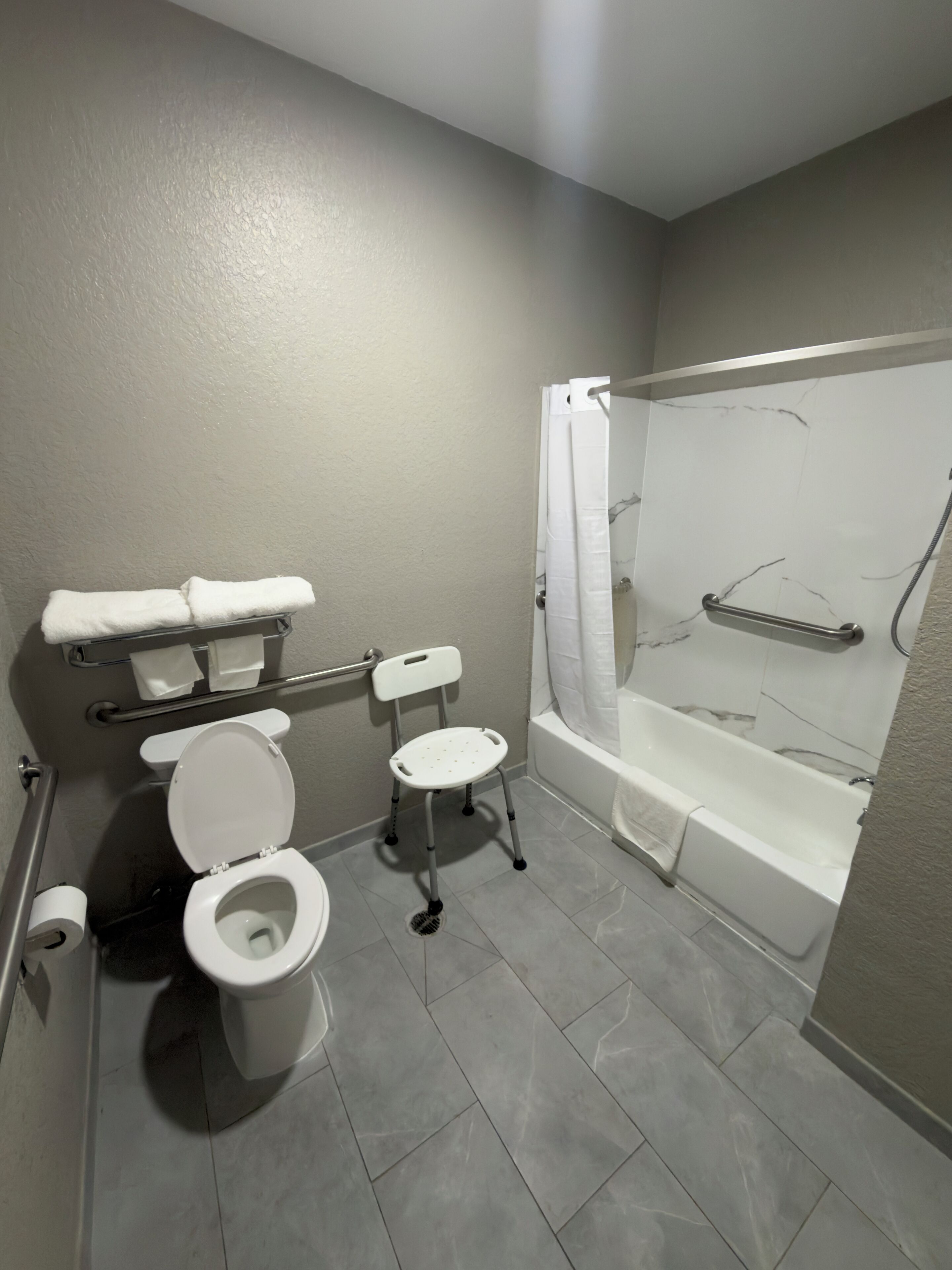 Photo - Super 8 by Wyndham Houston/Brookhollow NW