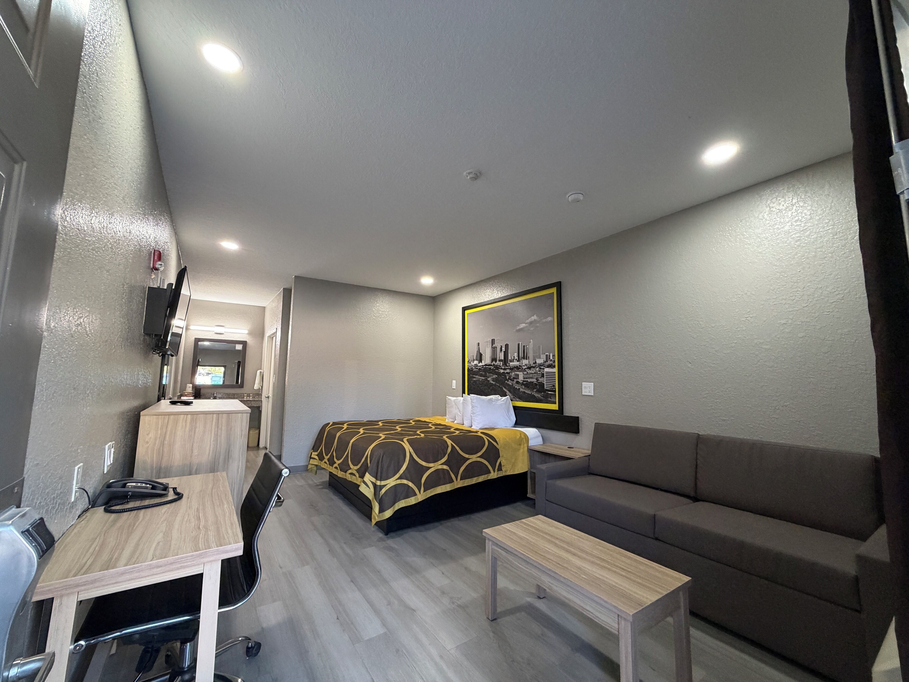 Photo - Super 8 by Wyndham Houston/Brookhollow NW