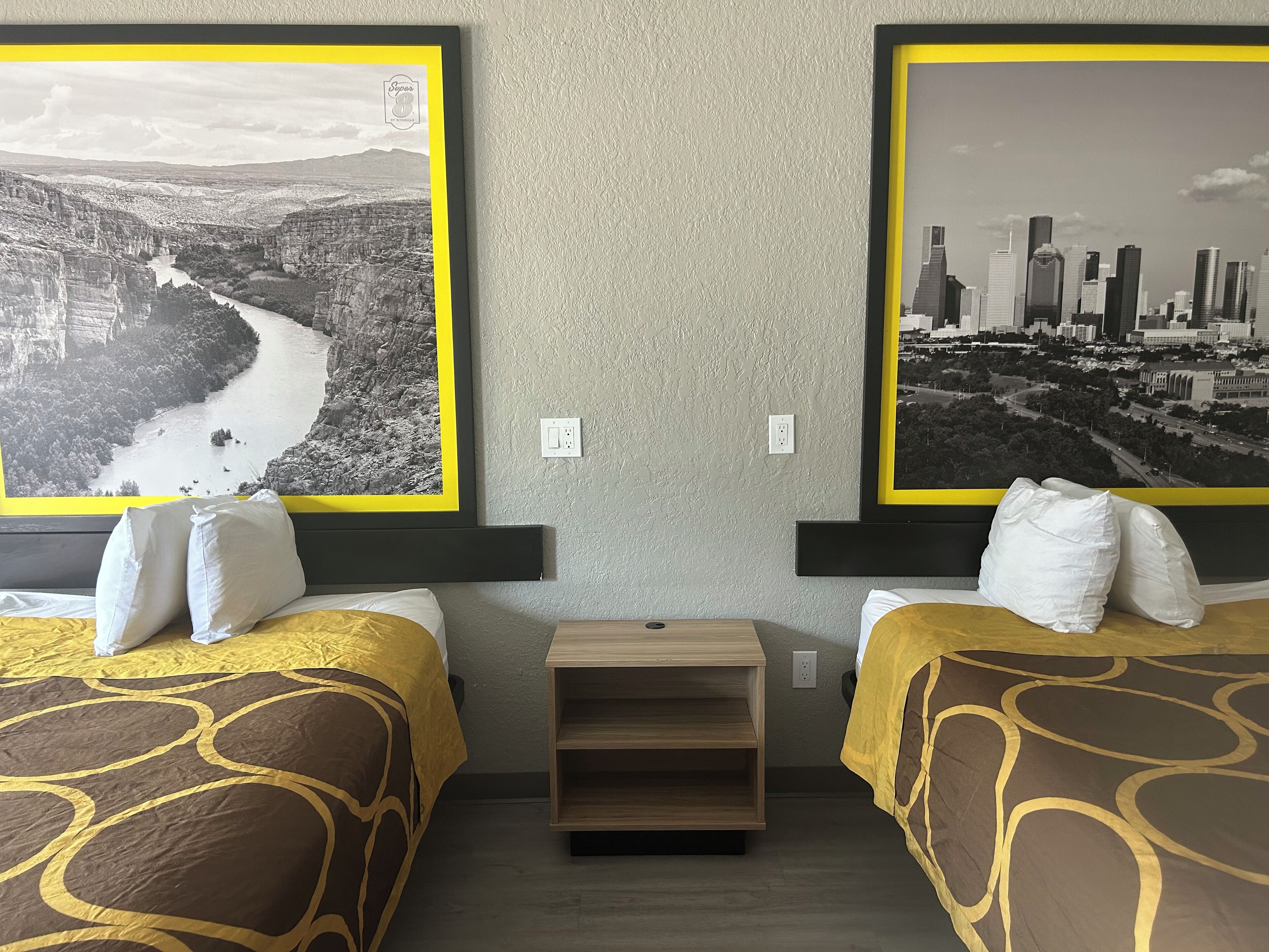 Photo - Super 8 by Wyndham Houston/Brookhollow NW