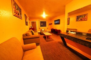 Suite, Multiple Beds, Jetted Tub, Oceanfront | In-room safe, free WiFi, alarm clocks