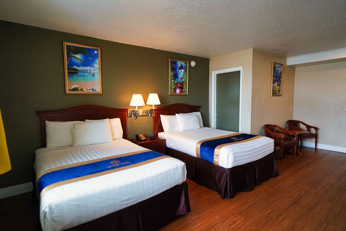 2 bedrooms, in-room safe, free WiFi, alarm clocks