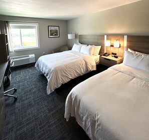 Chambre, 2 grands lits, non-fumeurs | Matelas Tempur-Pedic, bureau, rideaux occultants, Wi-Fi gratuit