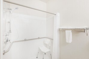 Bathroom shower - Super 8 by Wyndham Holton (Holton)