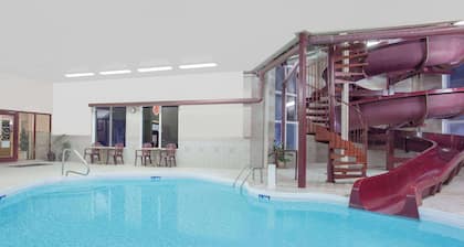 Super 8 by Wyndham Portage La Prairie MB