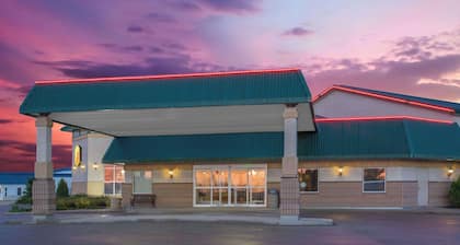 Super 8 by Wyndham Portage La Prairie MB