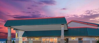 Super 8 by Wyndham Portage La Prairie MB