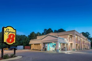 Exterior - Super 8 by Wyndham Durham/University Area NC (Durham)