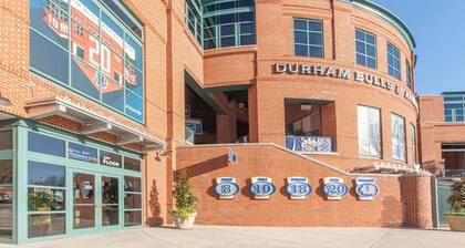 Super 8 by Wyndham Durham/University Area NC