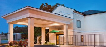 Super 8 by Wyndham Ft. Oglethorpe GA/Chatt TN Area