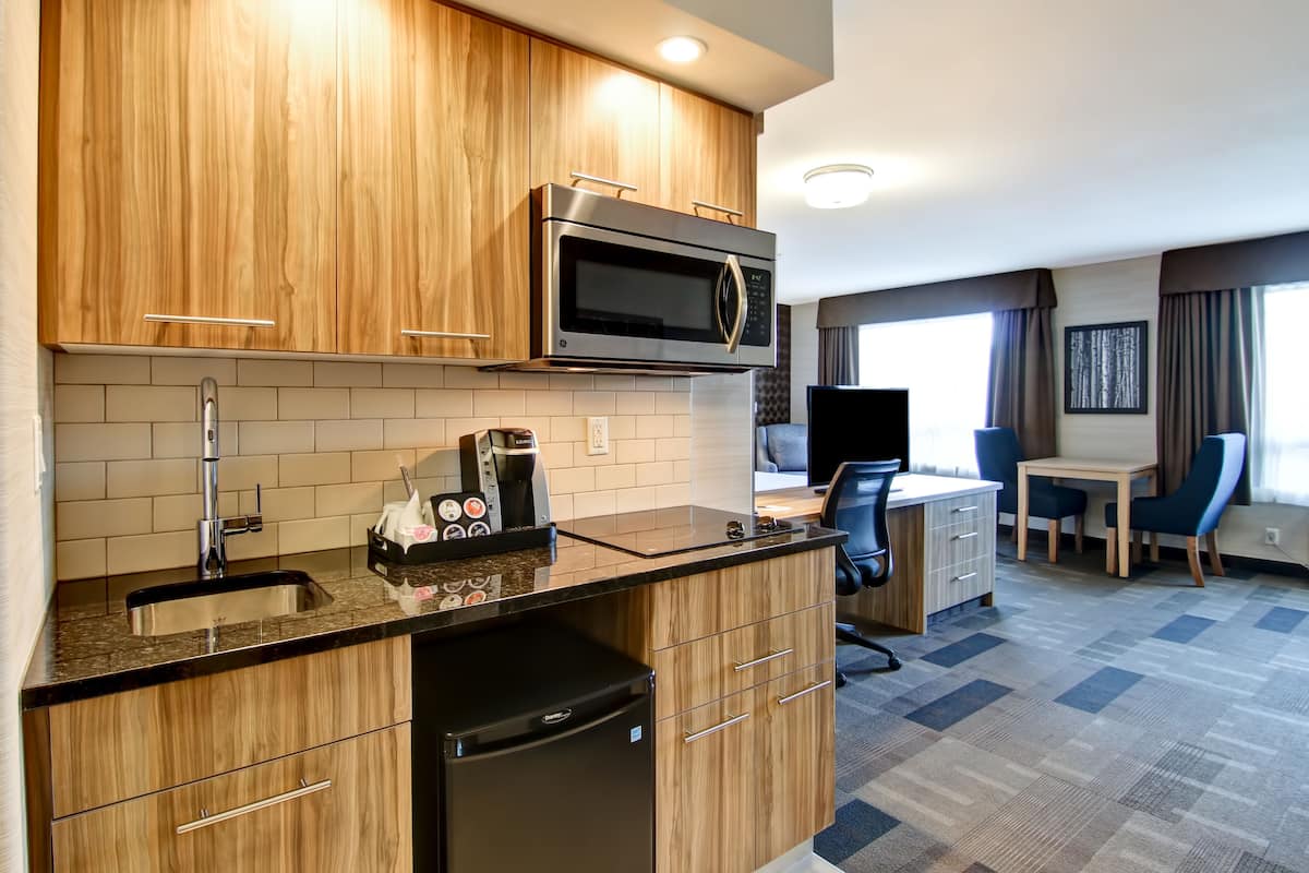 room, 1 king bed, non smoking, kitchen (extended stay) | desk, laptop workspace, blackout curtains, soundproofing