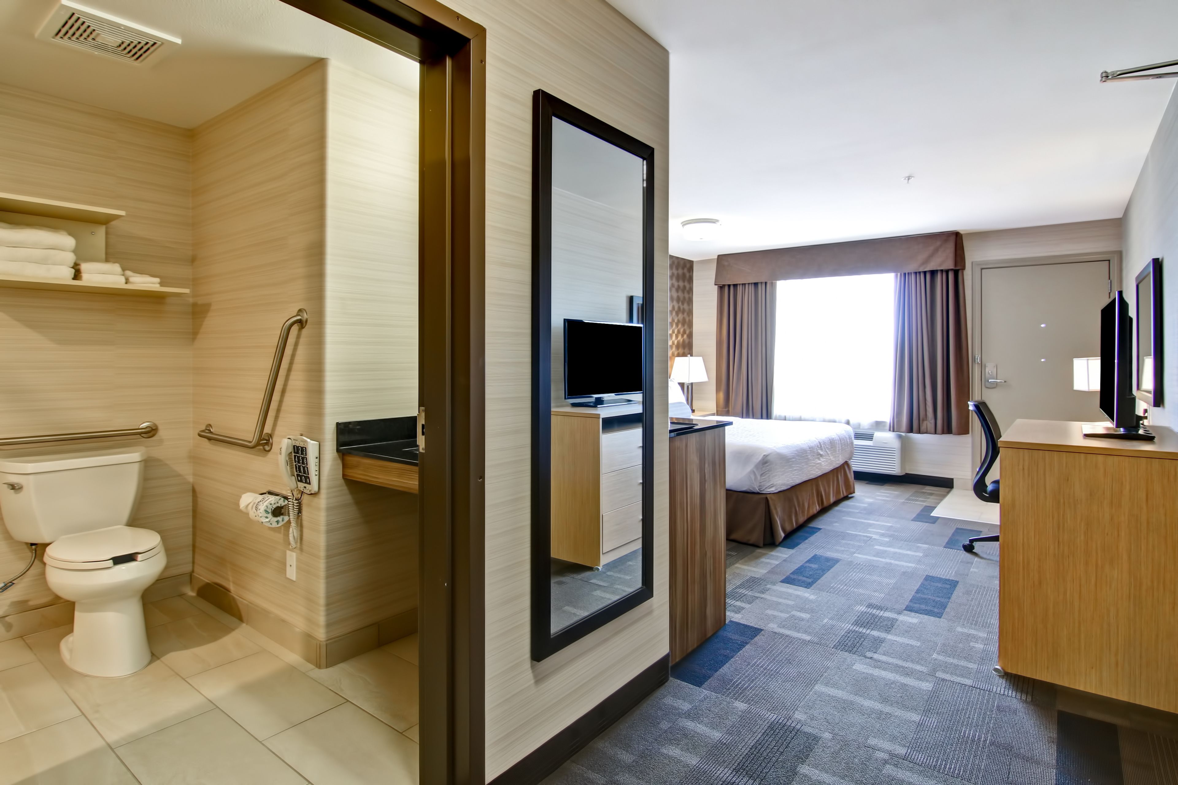 room, 1 king bed, accessible, non smoking | desk, laptop workspace, blackout curtains, soundproofing