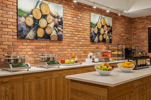 Free daily continental breakfast