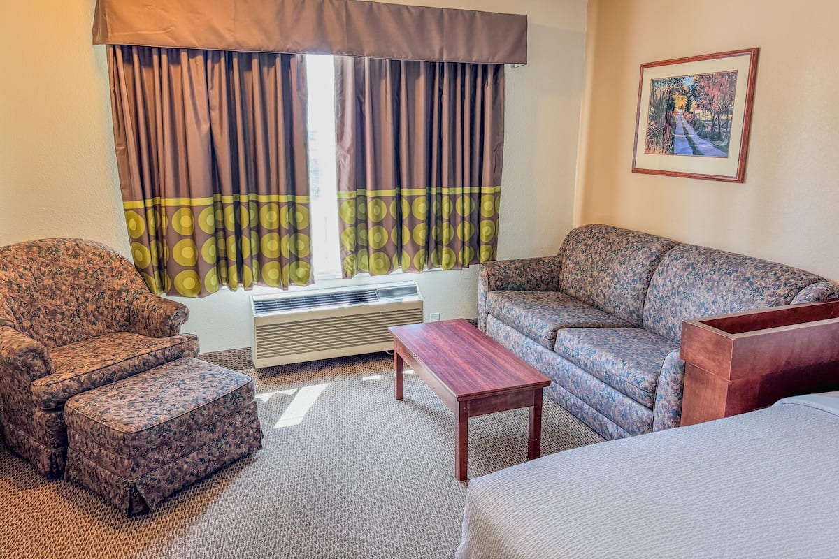 Lit avec matelas à plateau-coussin, décor unique, ameublement unique