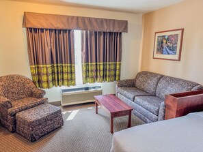 Pillow-top beds, individually decorated, individually furnished, desk