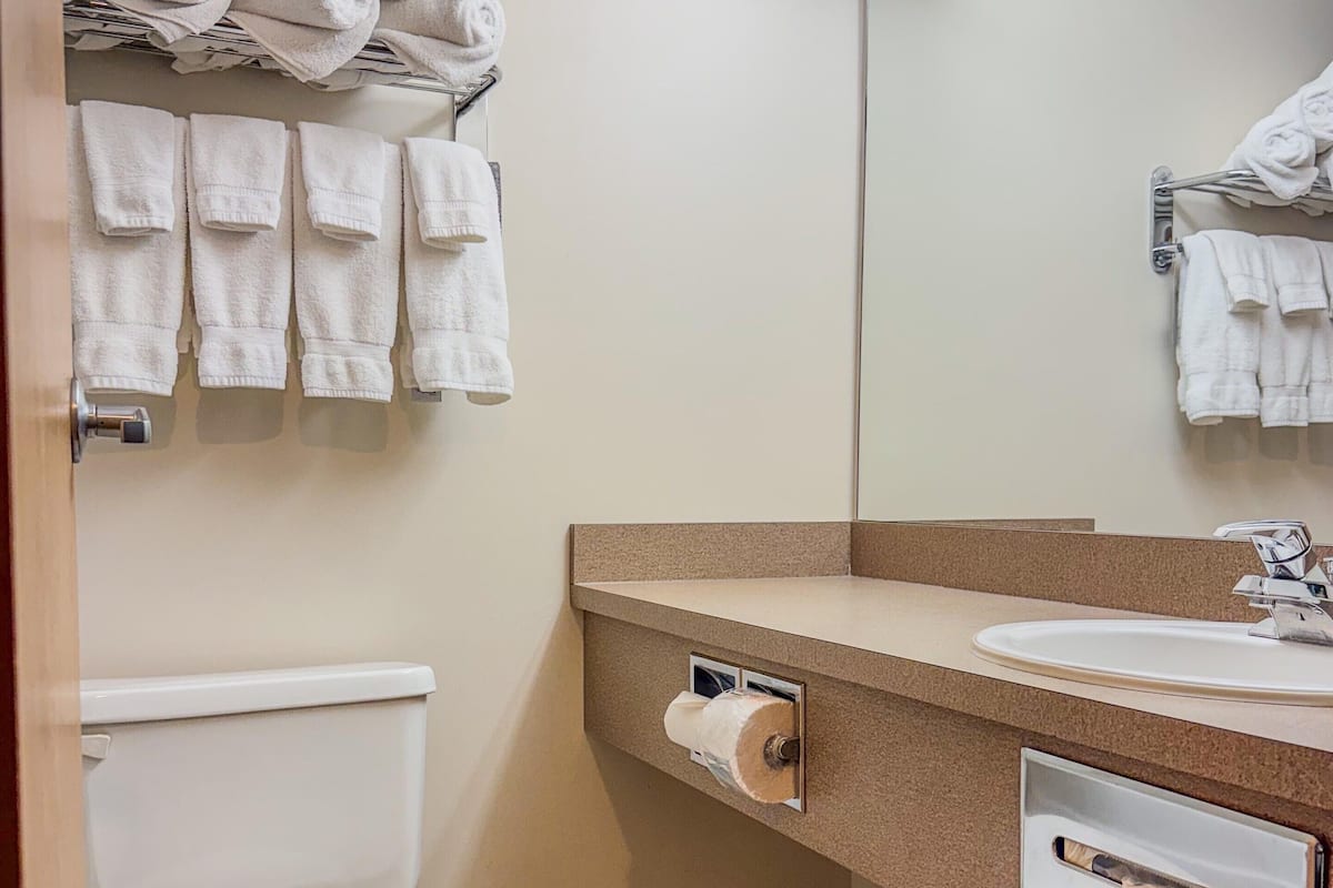 Lit avec matelas à plateau-coussin, décor unique, ameublement unique