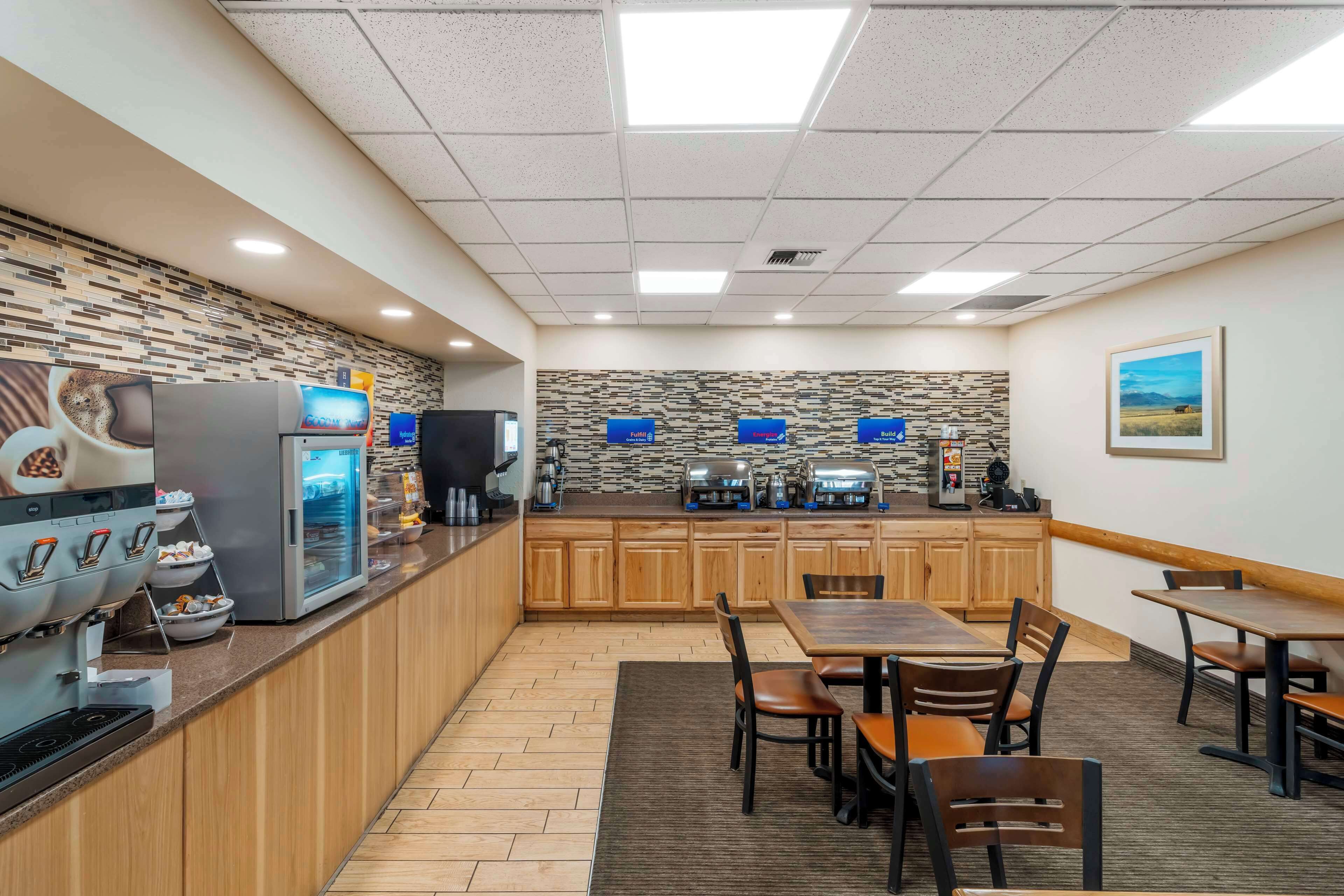 free daily full breakfast