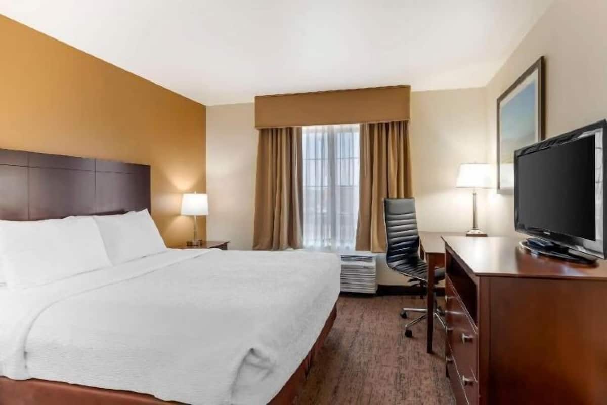 1 bedroom, pillowtop beds, in-room safe, desk