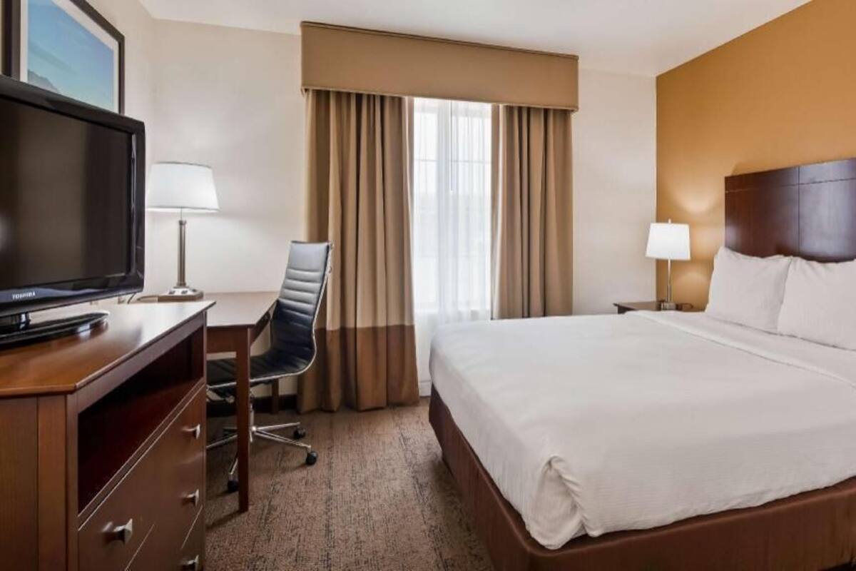 1 bedroom, pillowtop beds, in-room safe, desk