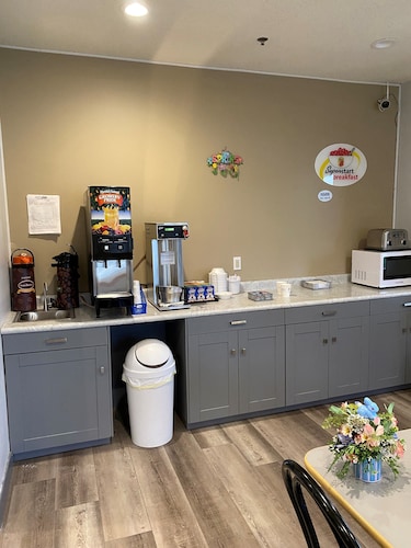 Super 8 by Wyndham Cresco IA