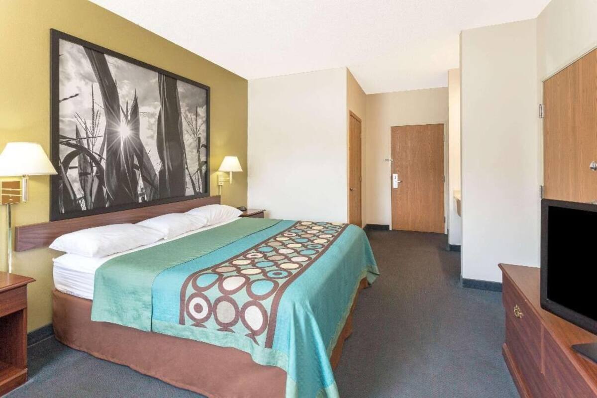 Blackout drapes, cribs (free), rollaway beds (free), WiFi (free)