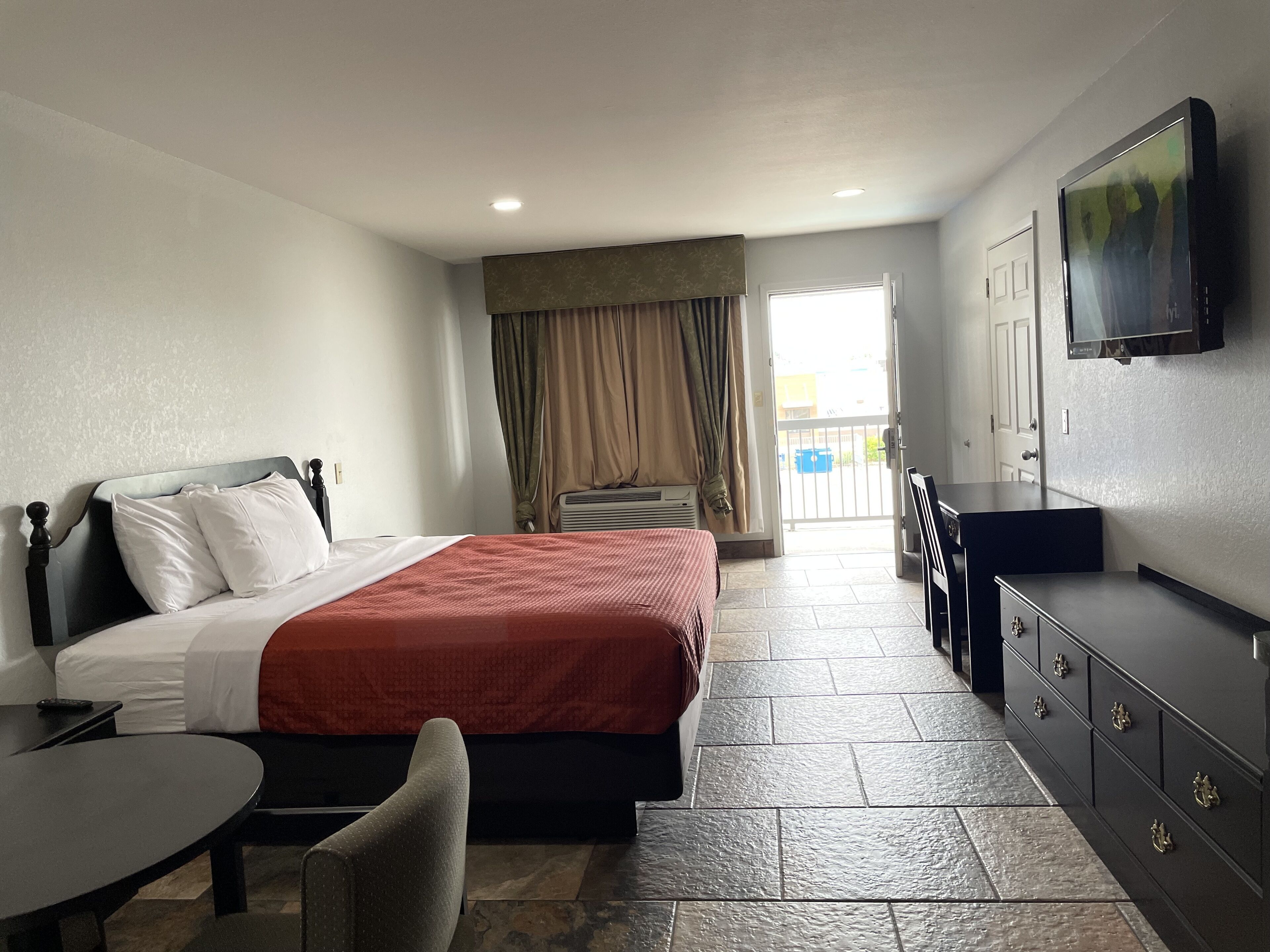 Desk, iron/ironing board, free WiFi, bed sheets