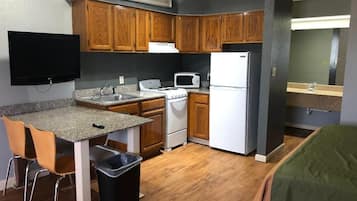 Fridge, microwave